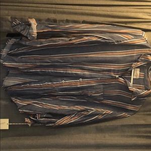 Button down / flannel style shirt